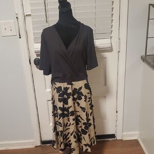 Chic Black and Tan Floral Midi Skirt